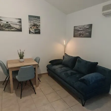 Domina Apartament *