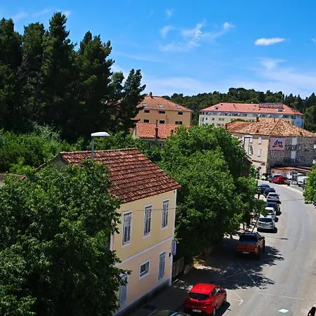 Domina Μακάρσκα